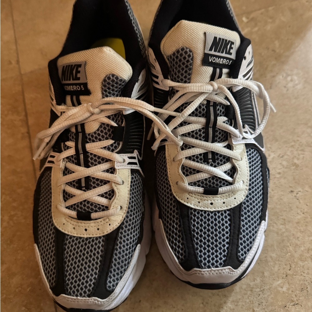 Nike Zoom Vomero 5 SE SP